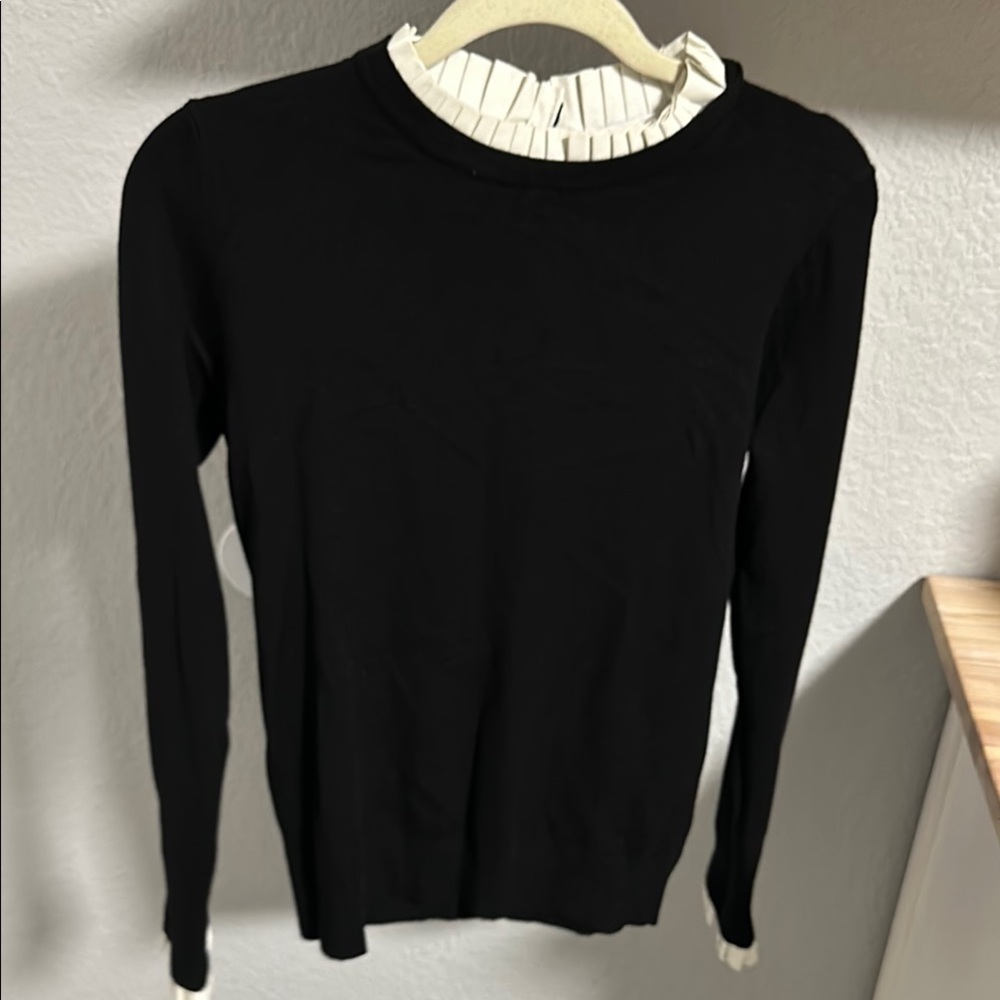 Sioni Black Crew Neck Sweater with White Accents